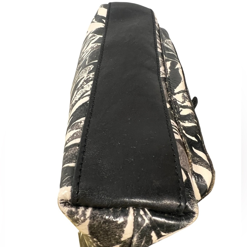 Patricia Nash Sunflower Avellino Crossbody - Picture 15 of 16